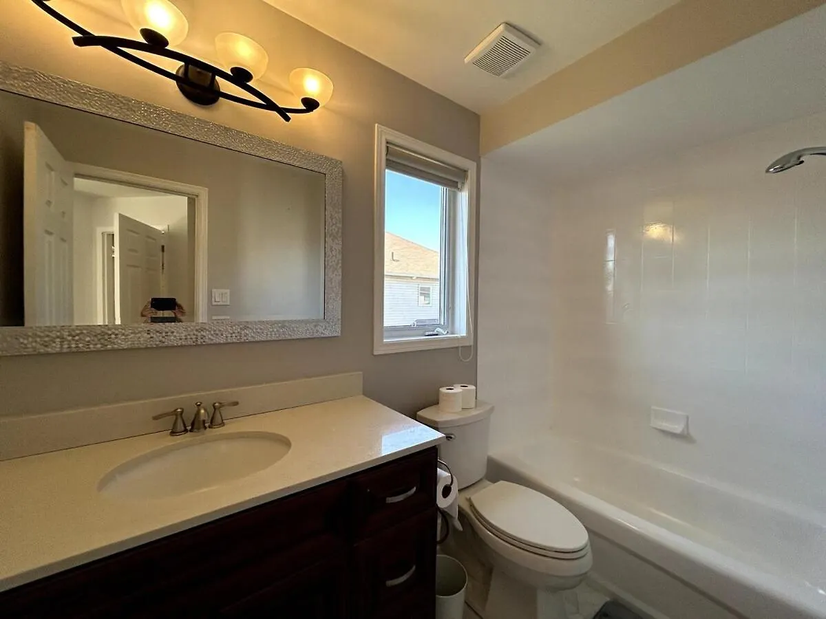 Spacious 4Br Near Kanata Tech Park Ottawa Holiday home