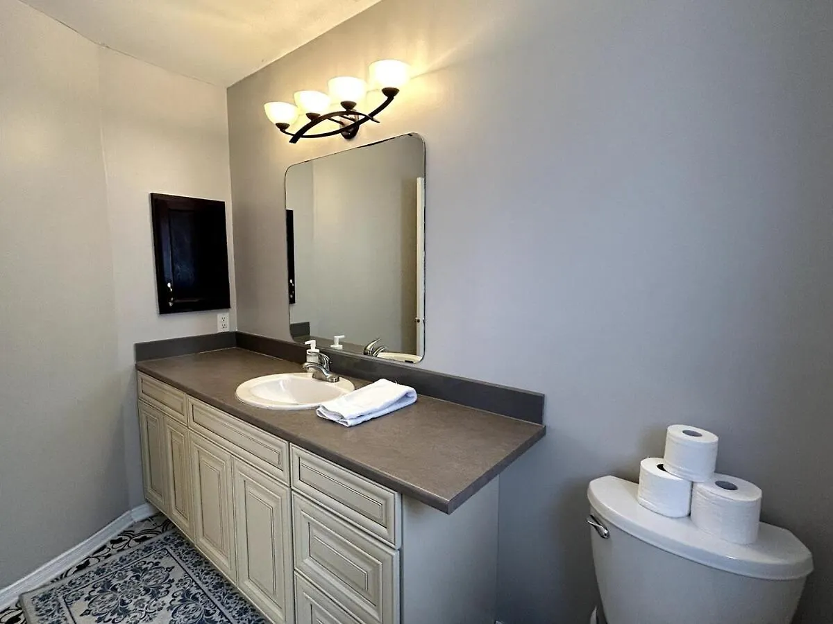 Spacious 4Br Near Kanata Tech Park Ottawa Holiday home